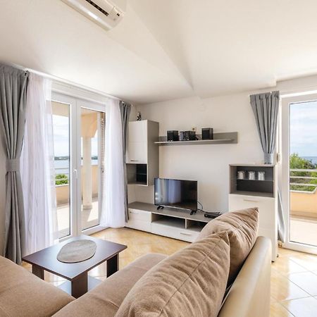 Stunning Apartment In Sevid With Kitchen エクステリア 写真