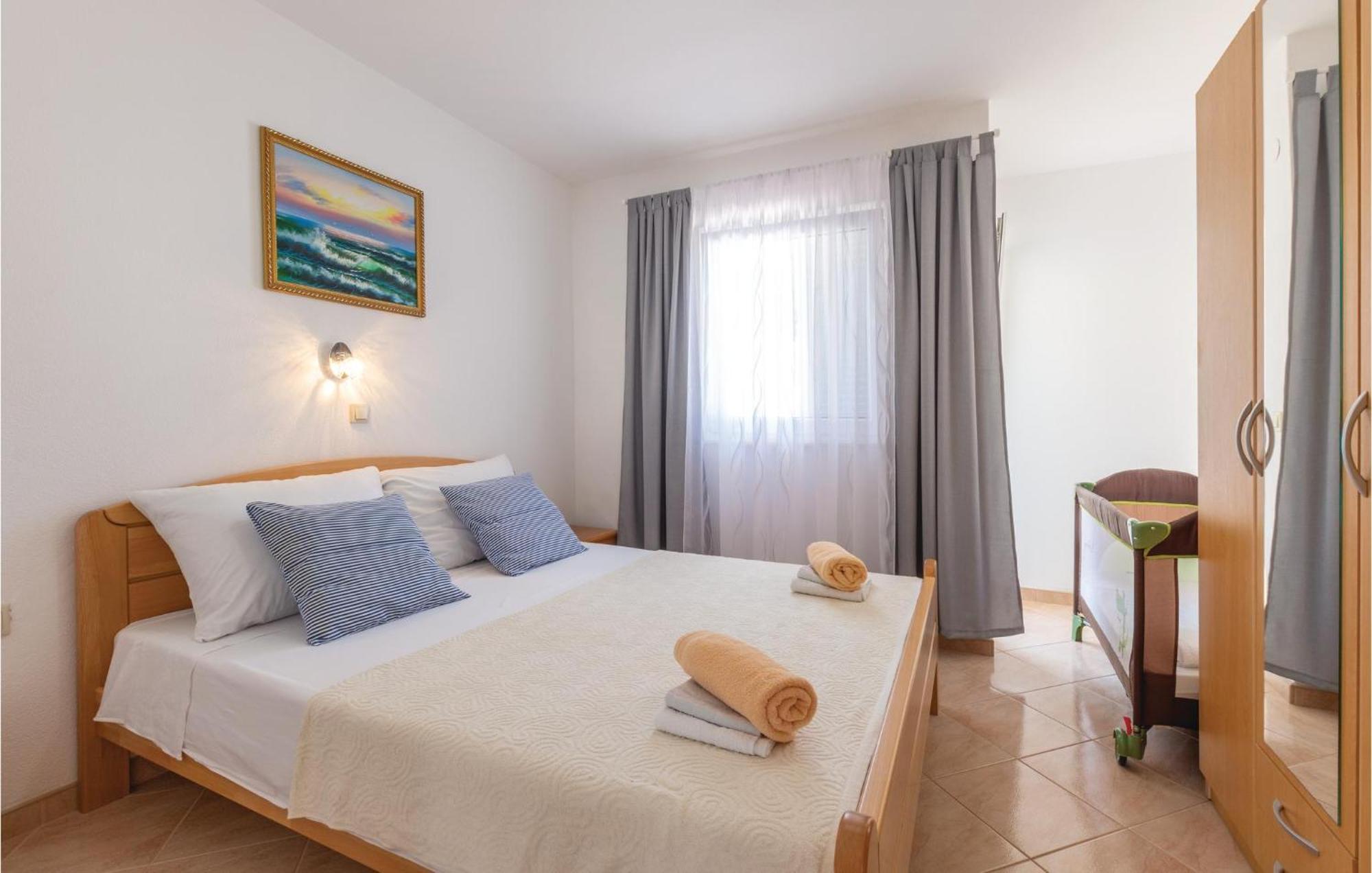 Stunning Apartment In Sevid With Kitchen エクステリア 写真