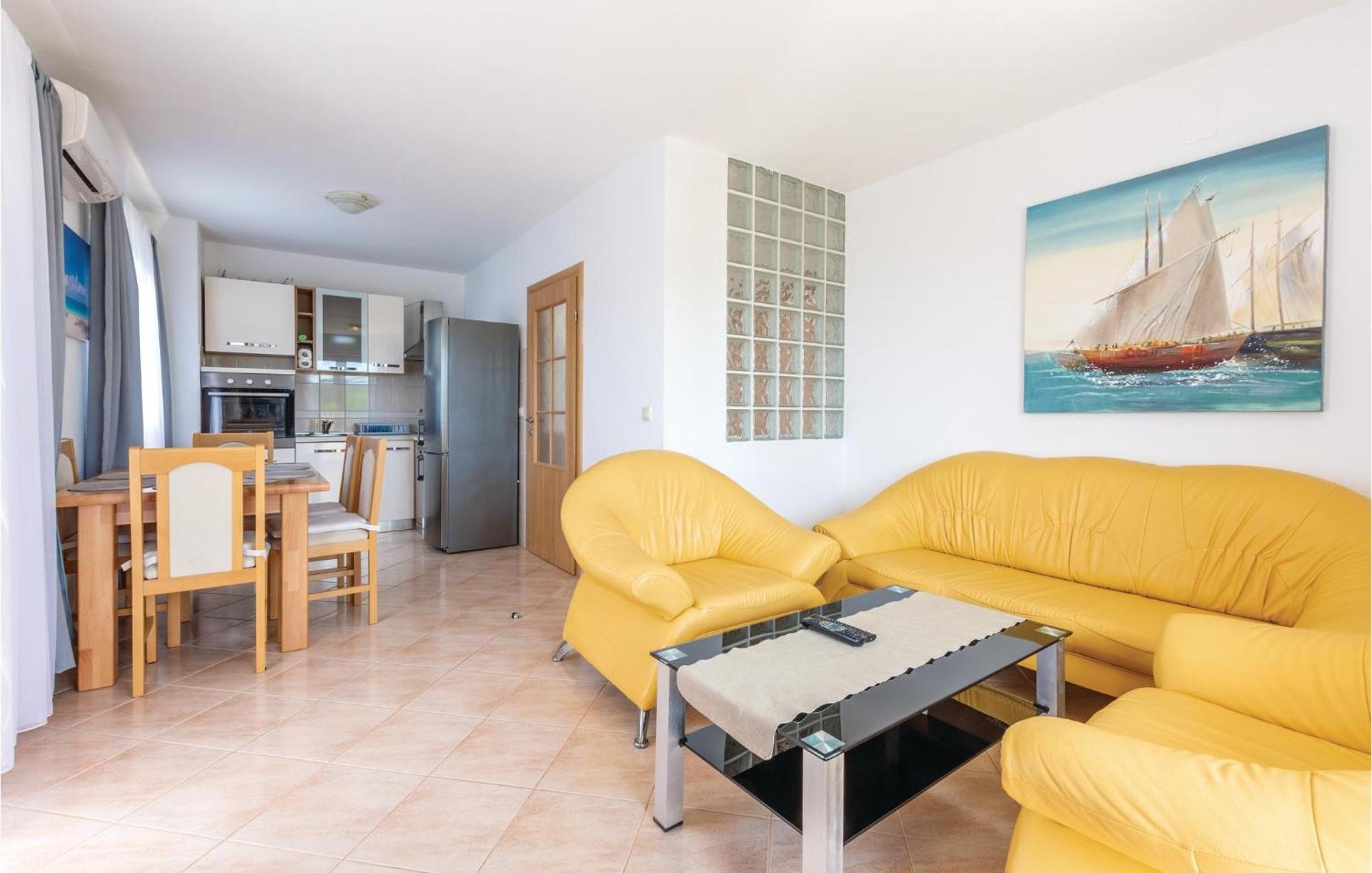 Stunning Apartment In Sevid With Kitchen エクステリア 写真