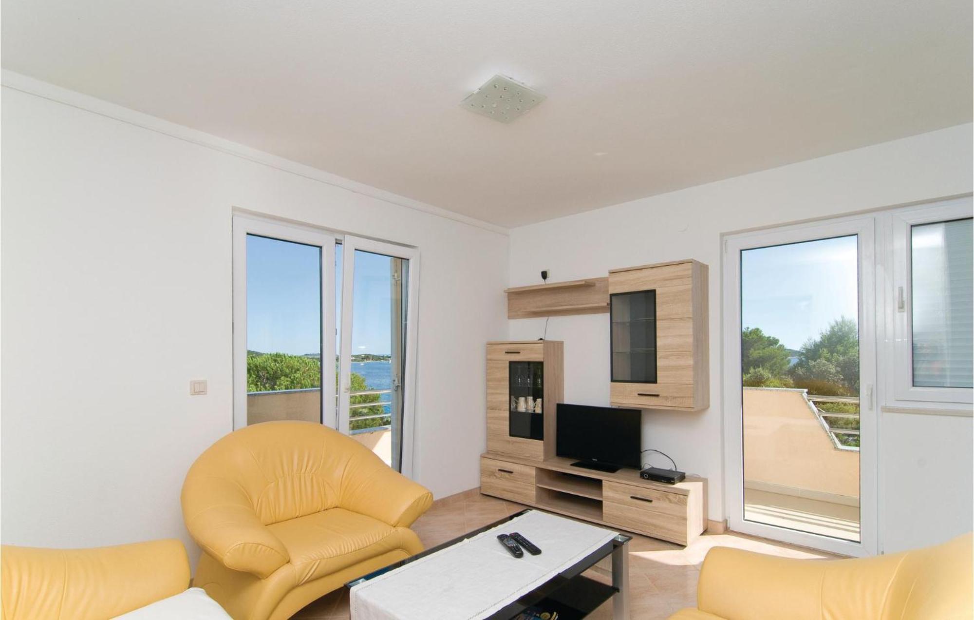 Stunning Apartment In Sevid With Kitchen エクステリア 写真